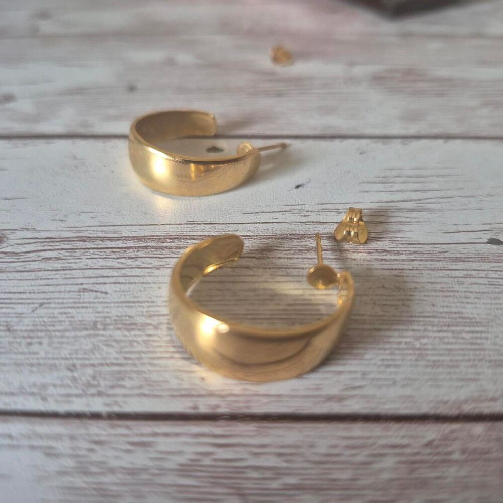 Gold Medium Stylish Vintage Hoops
